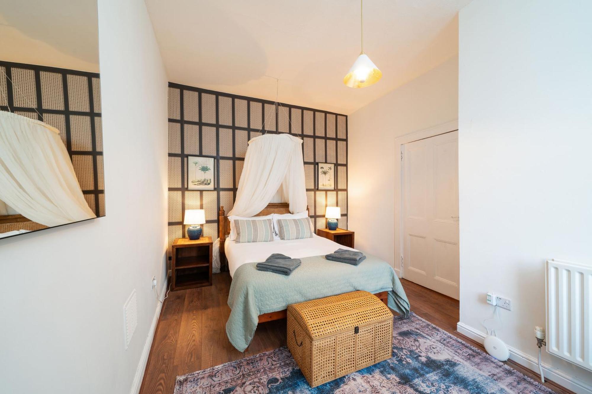 Apartment - Colonial *